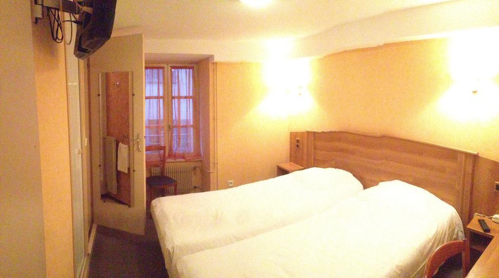 Hotel De L'Abbaye Sauxillanges Стая снимка
