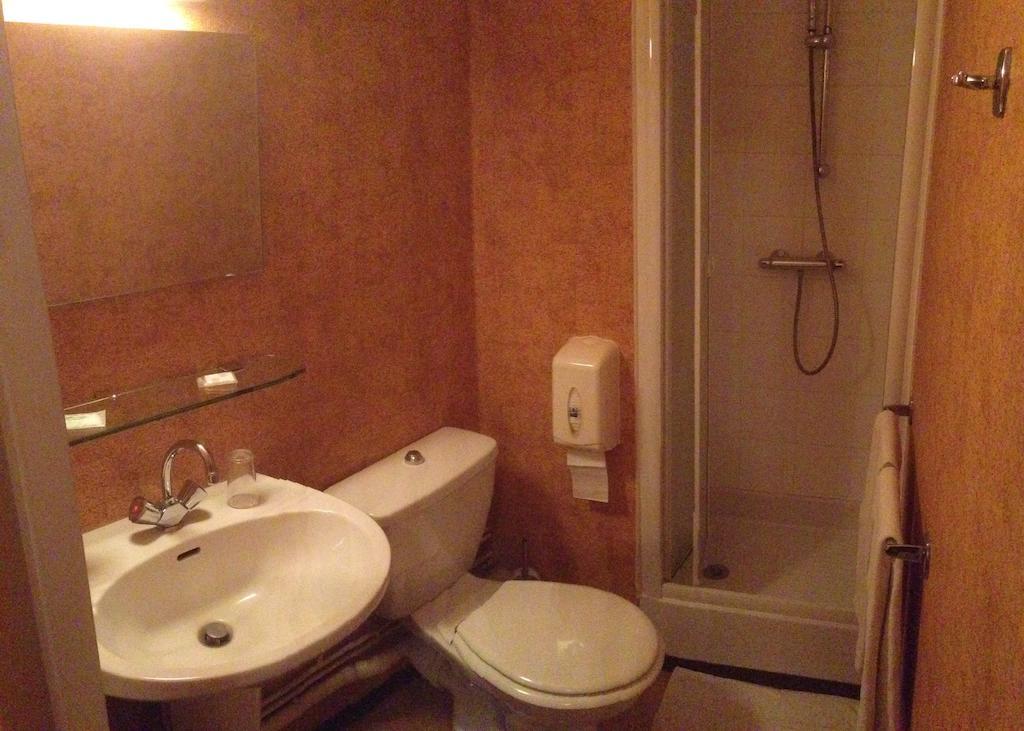 Hotel De L'Abbaye Sauxillanges Екстериор снимка