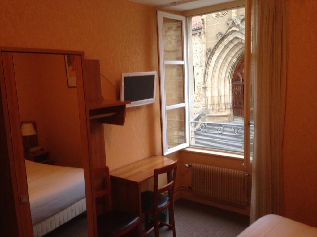 Hotel De L'Abbaye Sauxillanges Стая снимка