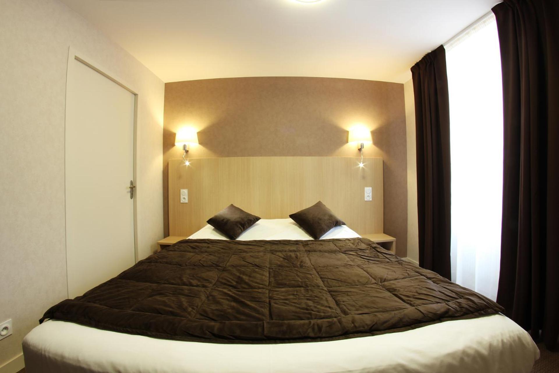 Hotel De L'Abbaye Sauxillanges Екстериор снимка